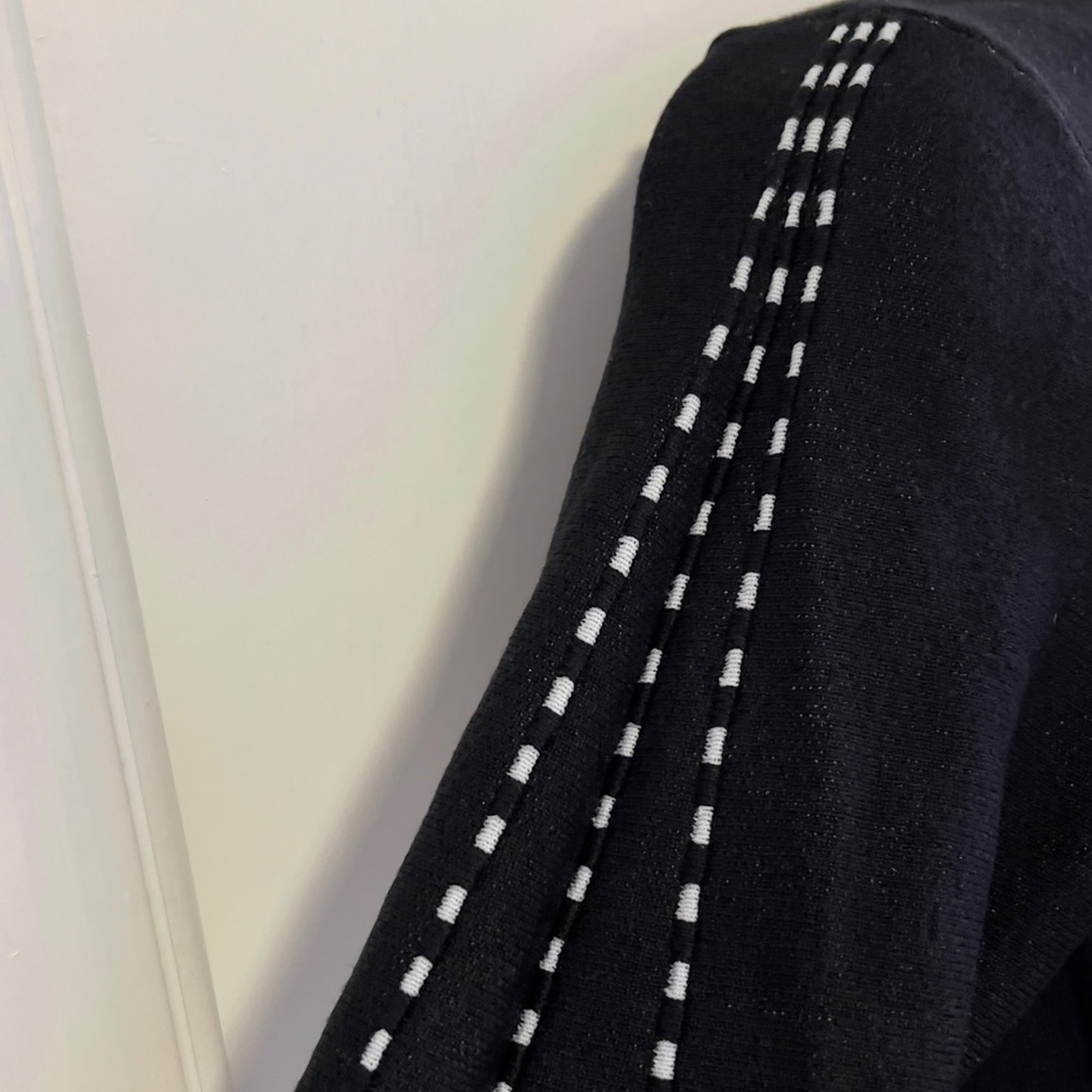 Top - Picture 2 of 3